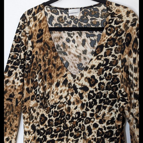 Fantastic FASHION BUG 18/20W 1X 2X * Leopard Print * Deep V-Neck Stretch Top - Picture 3 of 4